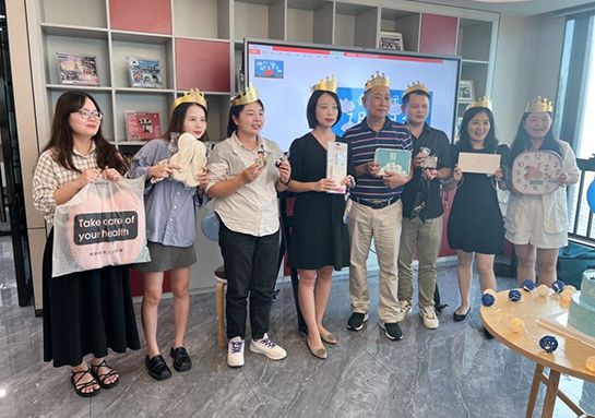 欢乐之蓝，起头开放